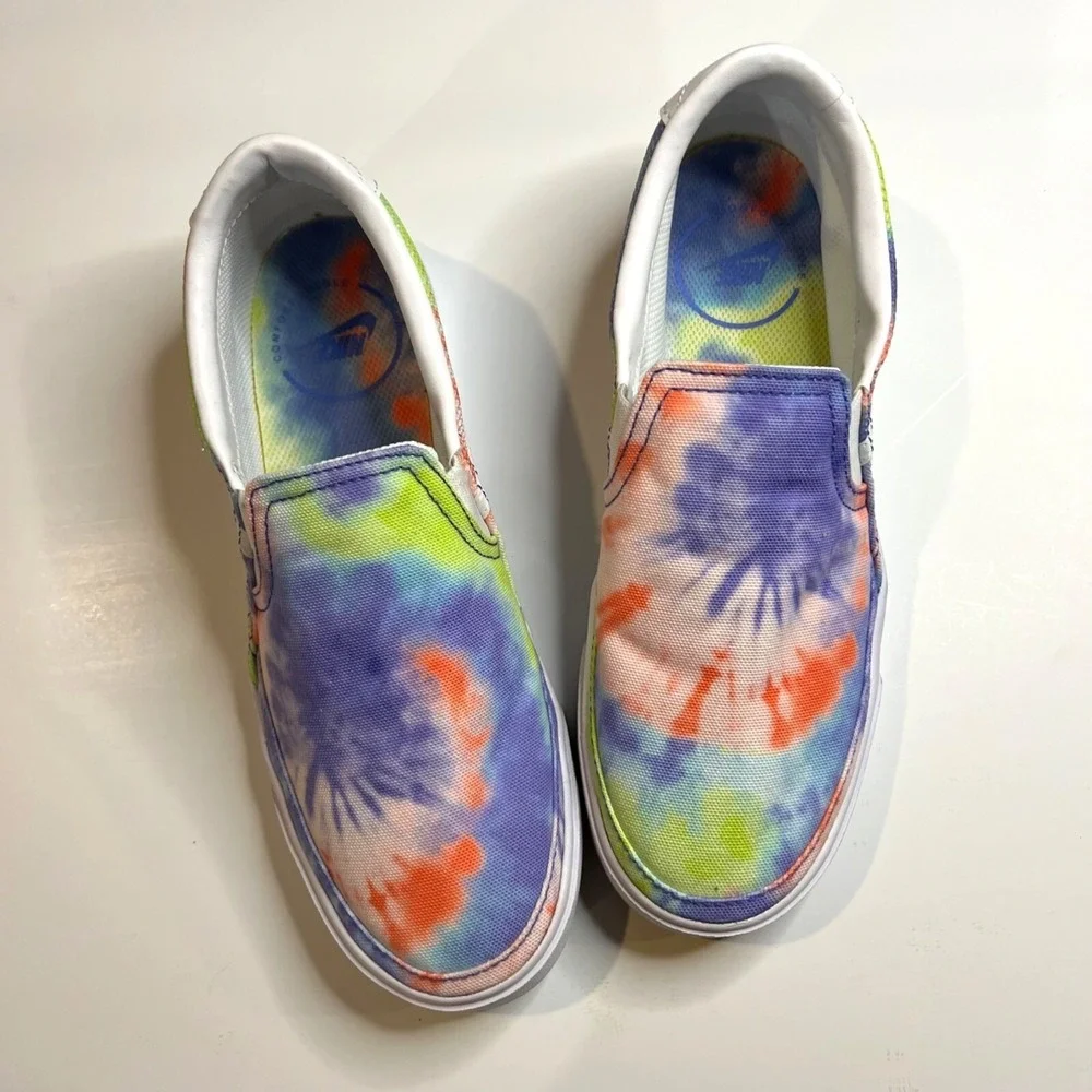 Nike Women's Court Legacy Print Slip-On Shoes‎ 6.5 Tie Dye Rainbow